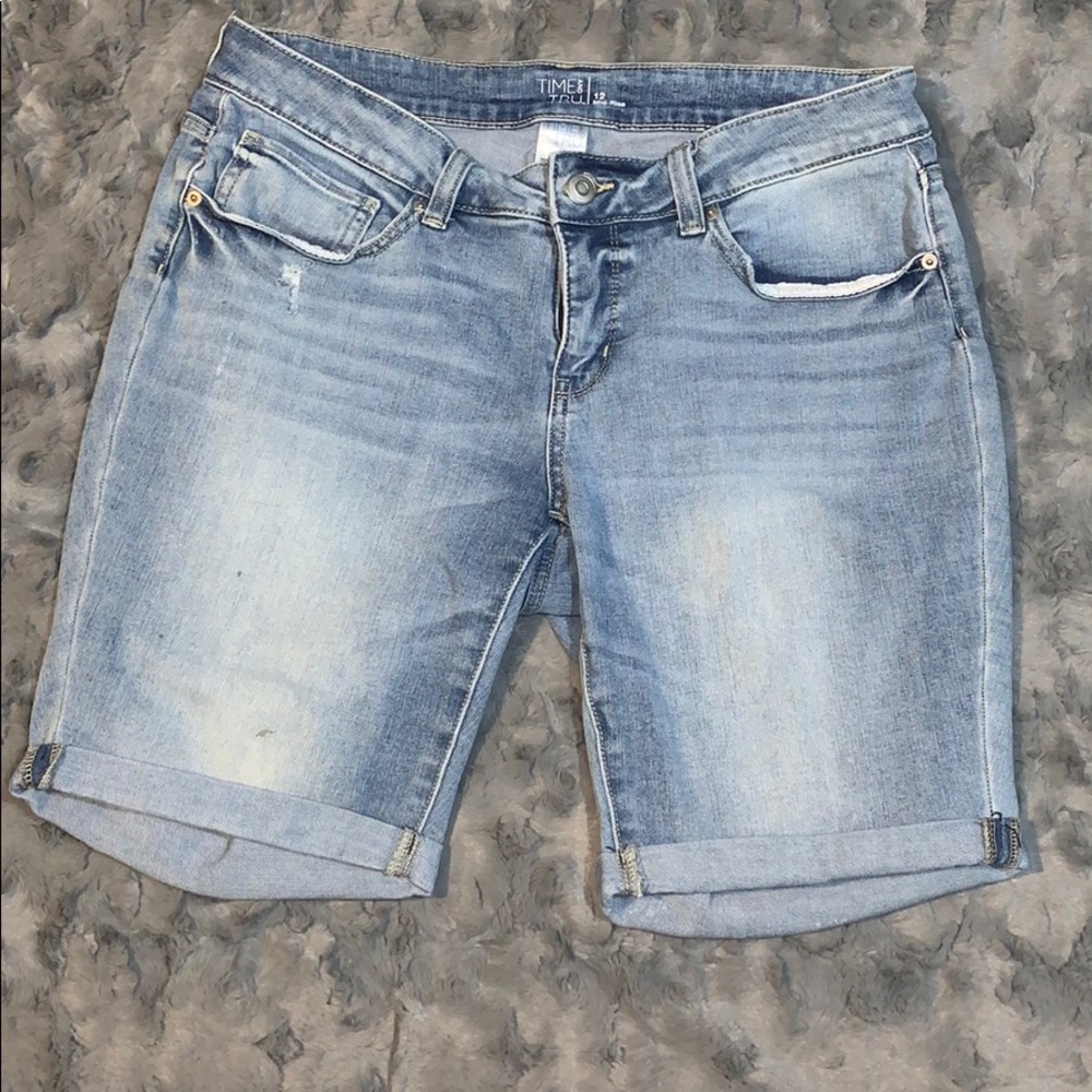 Mid-rise Shorts